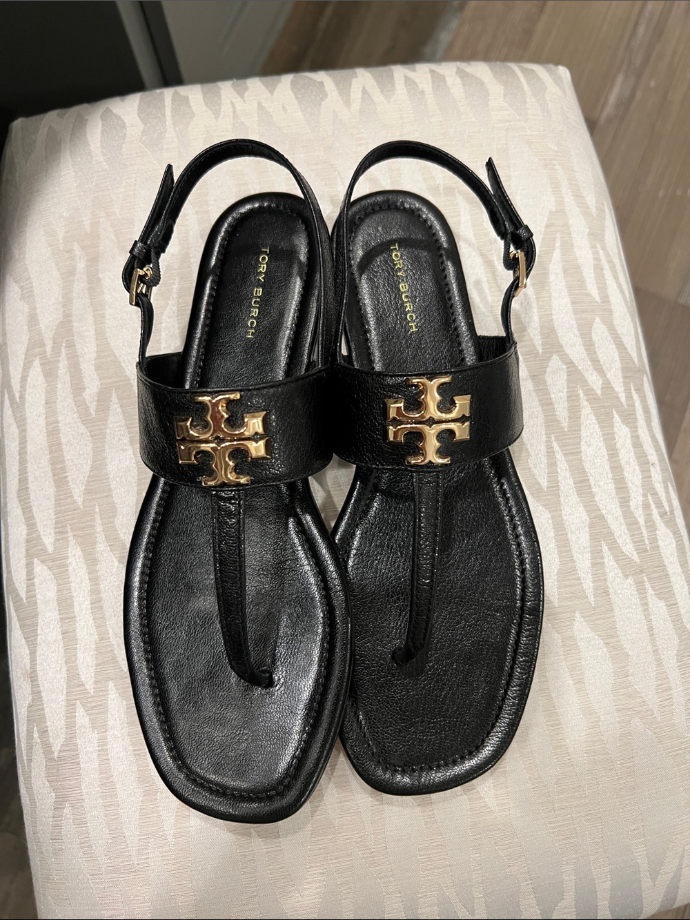 Tory Burch Black Leather Slingback Sandals with Gold Logo - Picture 2 of 6